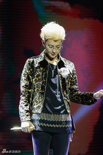 新浪娱乐黄子韬,从偶像到全能艺人，他的蜕变之路
